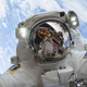 Imagen para el artículo titulado Cómo pueden rascarse la nariz los astronautas durante una caminata espacial